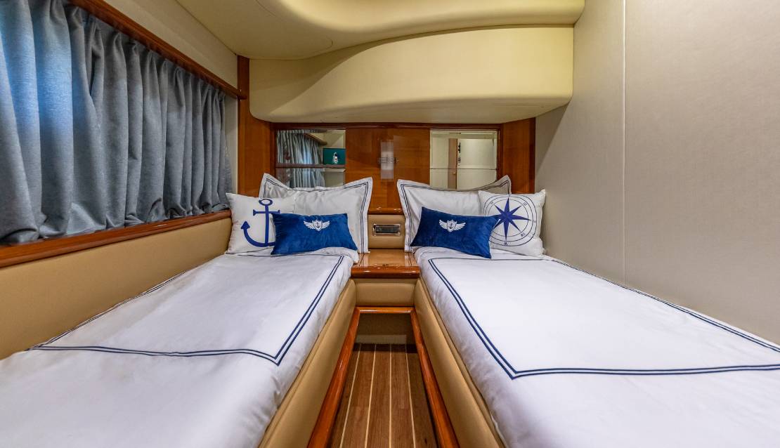 62 Azimut Flybridge - Miami yacht rental