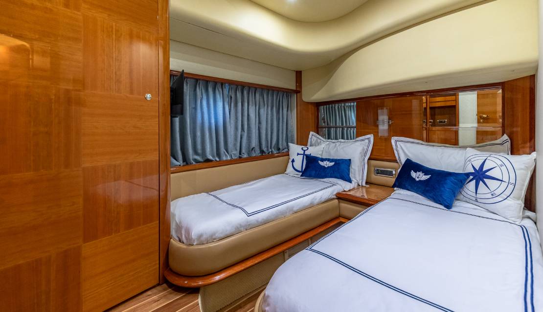 62 Azimut Flybridge - Miami yacht rental