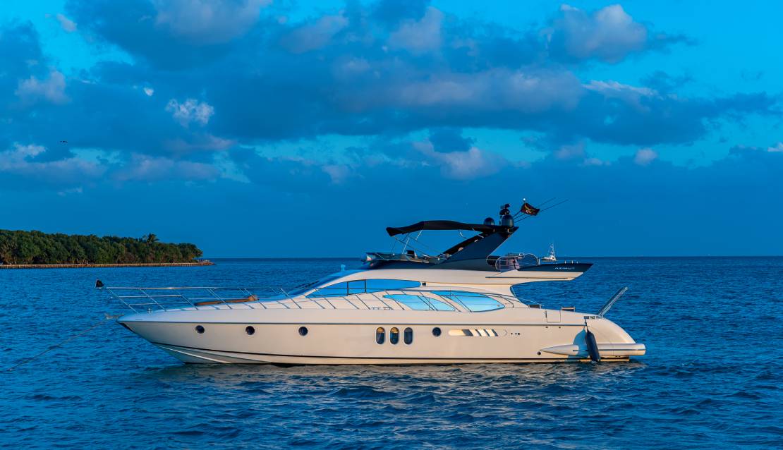 62 Azimut Flybridge - Miami yacht rental