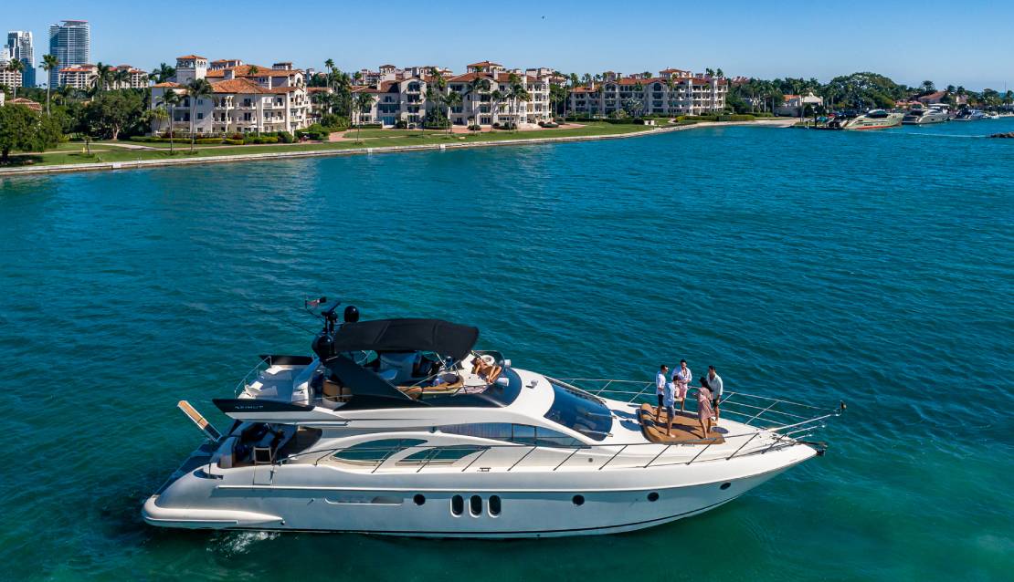 62 Azimut Flybridge - Miami yacht rental