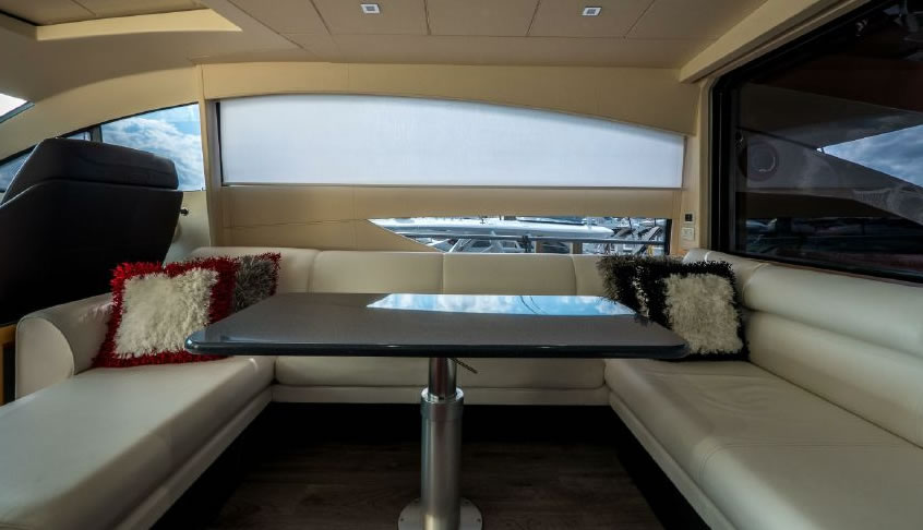 64 Pershing Yacht - Miami yacht rental