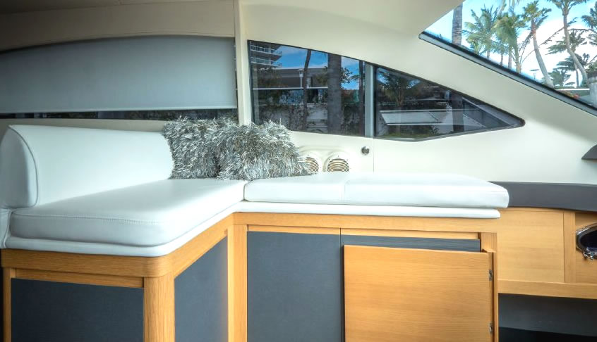 64 Pershing Yacht - Miami yacht rental