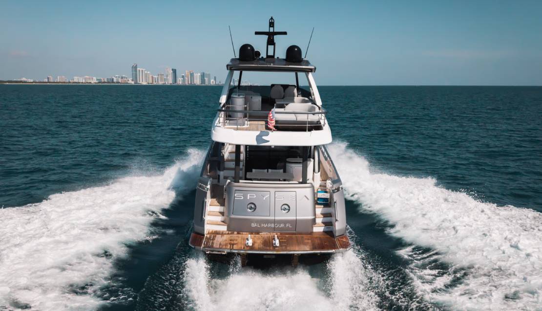68 Azimut Flybridge Custom Gray - Miami yacht rental