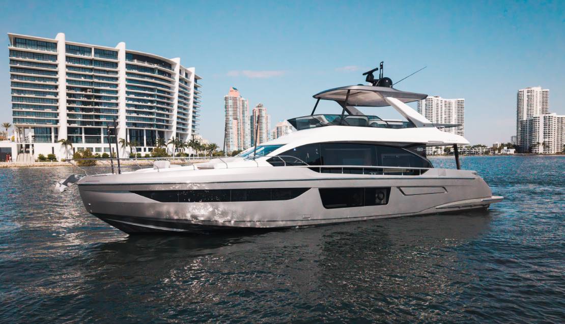 68 Azimut Flybridge Custom Gray - Miami yacht rental
