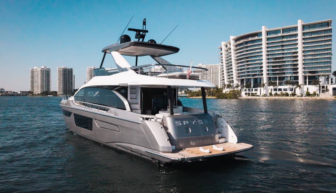 68 Azimut Flybridge Custom Gray - Miami yacht rental