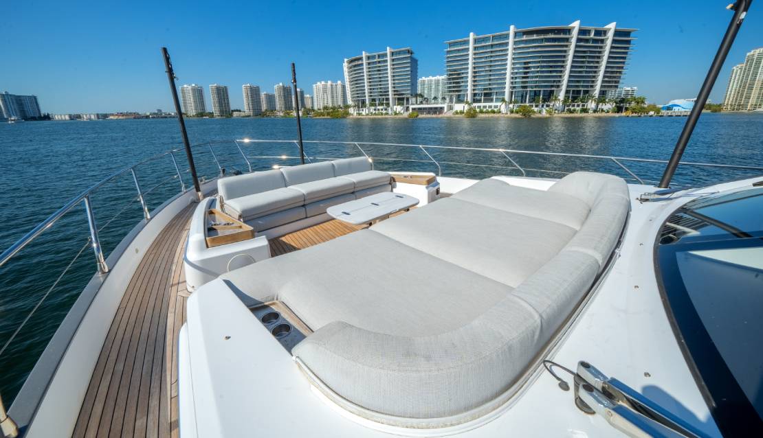 68 Azimut Flybridge Custom Gray - Miami yacht rental