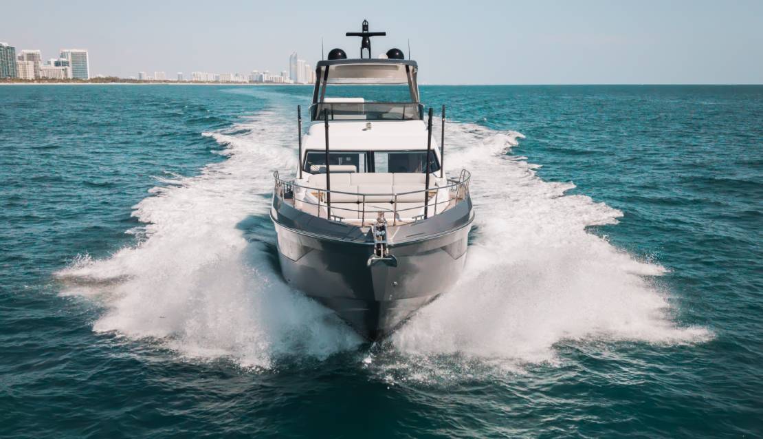 68 Azimut Flybridge Custom Gray - Miami yacht rental