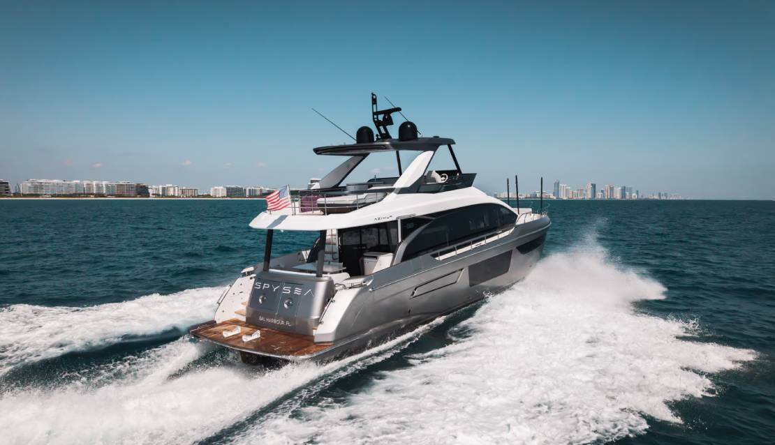 68 Azimut Flybridge Custom Gray - Miami yacht rental