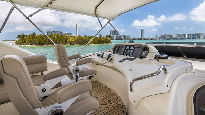 68 Azimut Plus - Miami yacht rental