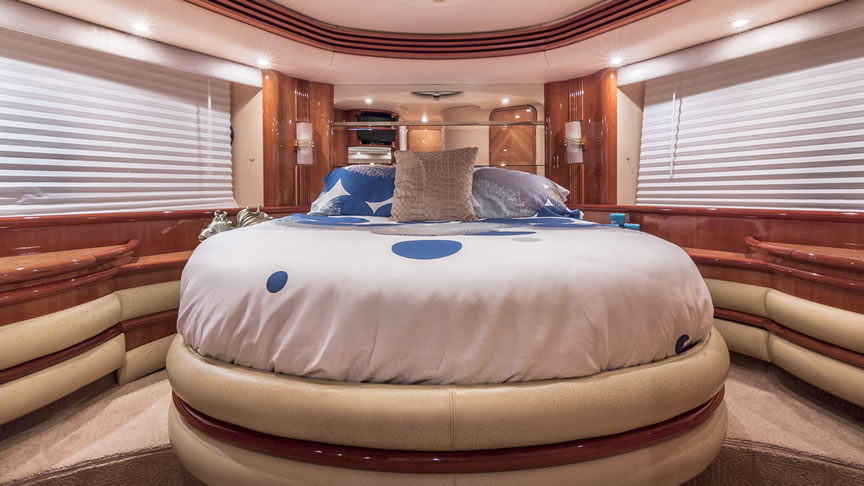 68 Azimut Plus - Miami yacht rental