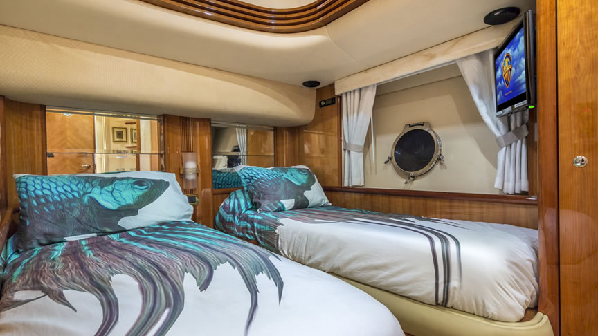 68 Azimut Plus - Miami yacht rental