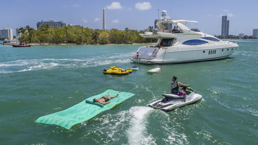 68 Azimut Plus - Miami yacht rental