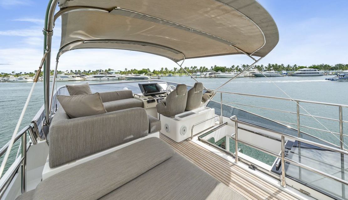 70 Azimut Custom Grey - Miami yacht rental