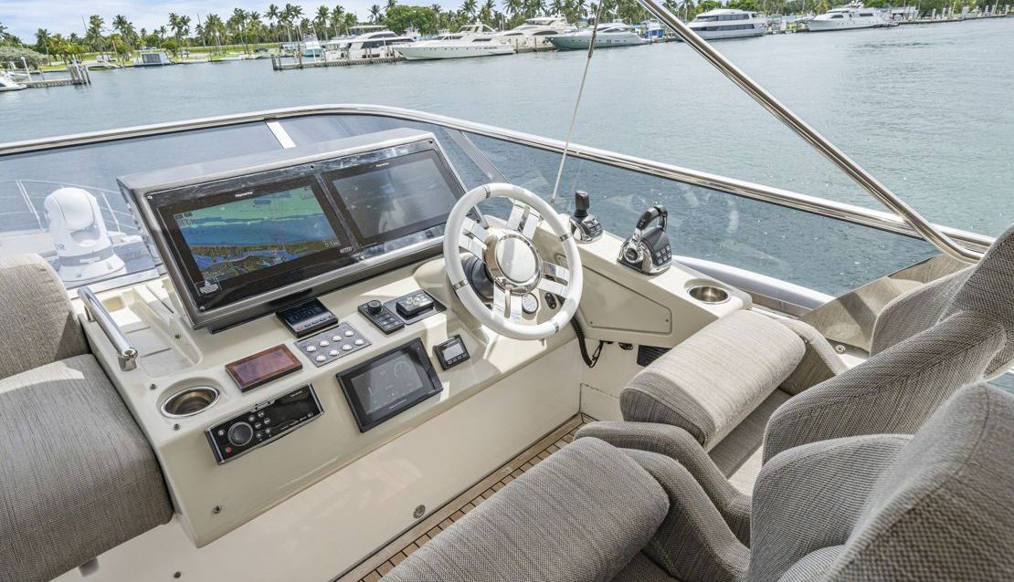 70 Azimut Custom Grey - Miami yacht rental