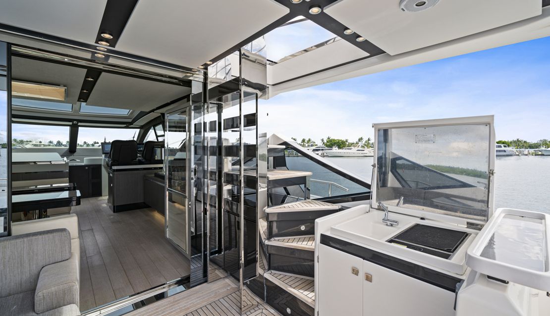 70 Azimut Custom Grey - Miami yacht rental