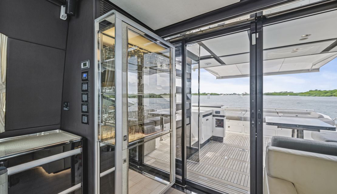 70 Azimut Custom Grey - Miami yacht rental