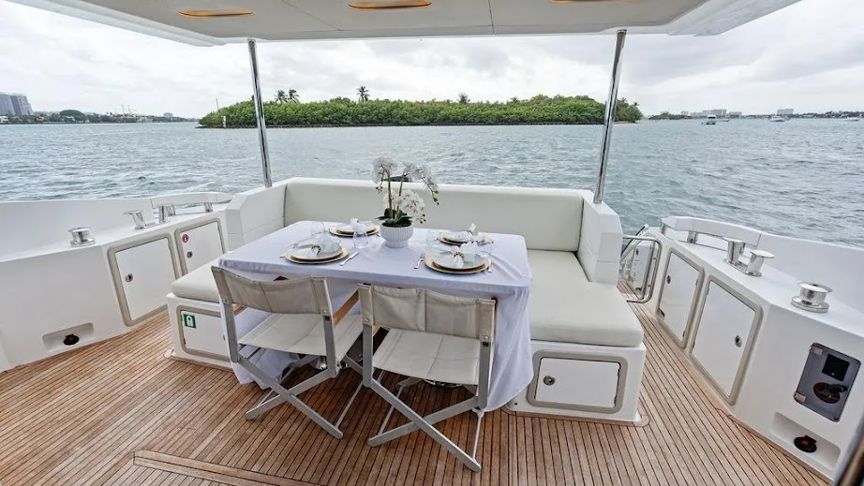 70 Azimut Fly - Miami yacht rental