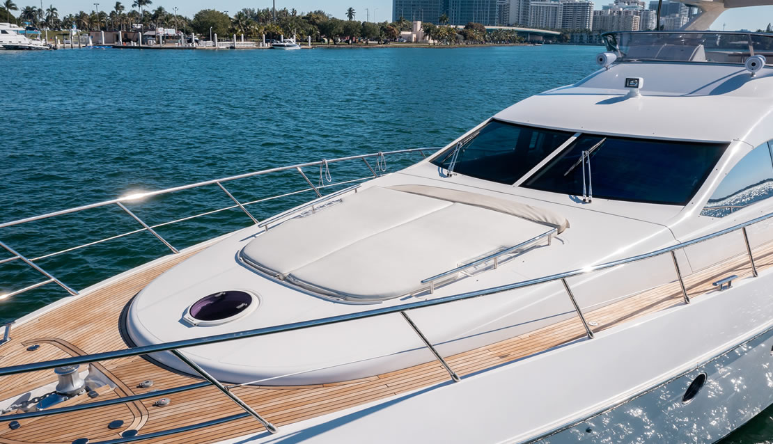 70 Azimut Lupo 2 - Miami yacht rental
