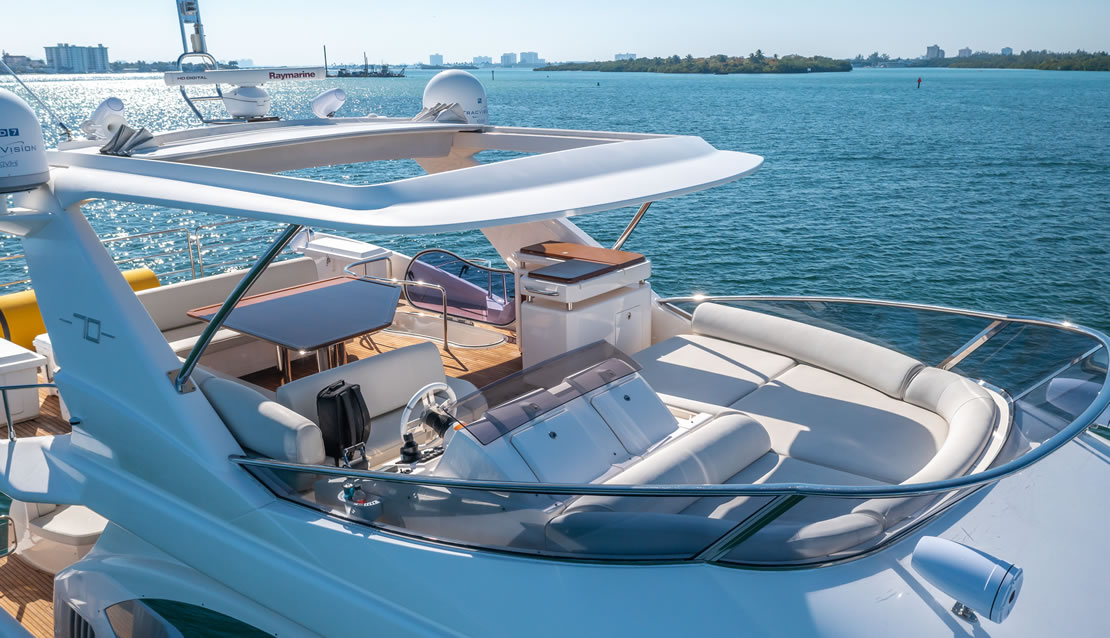 70 Azimut Lupo 2 - Miami yacht rental