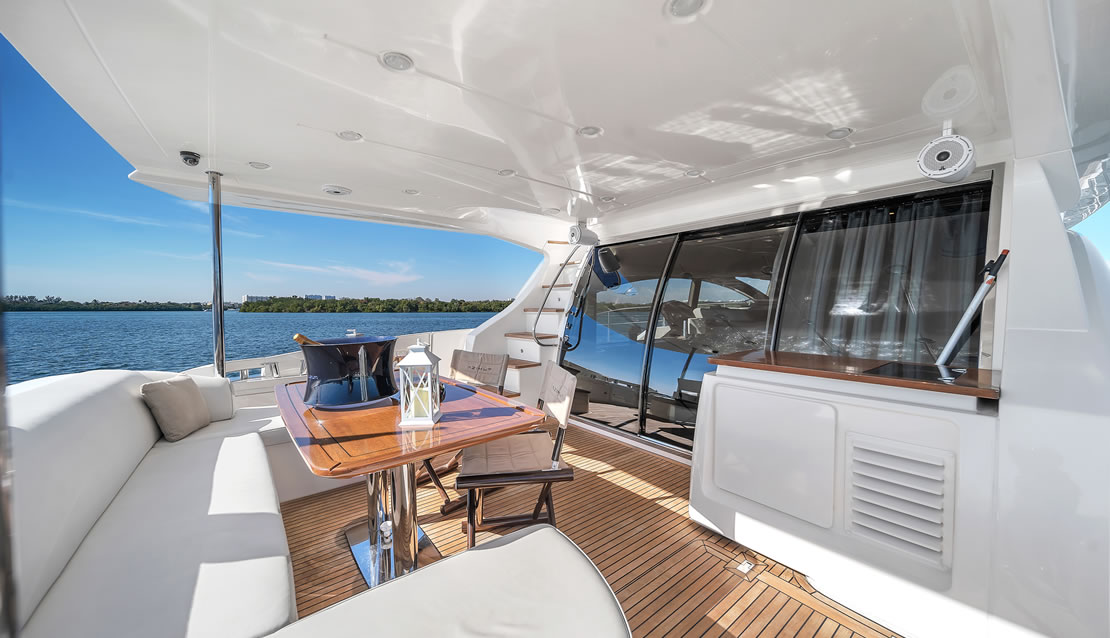 70 Azimut Lupo 2 - Miami yacht rental