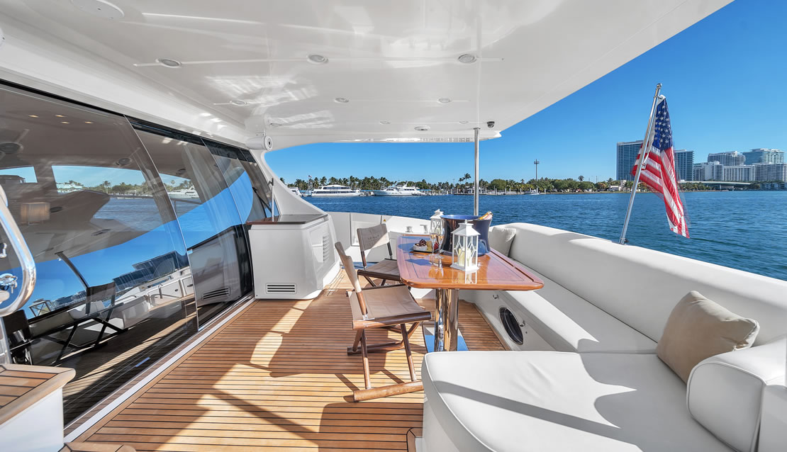 70 Azimut Lupo 2 - Miami yacht rental