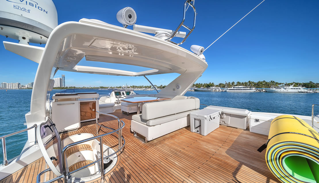 70 Azimut Lupo 2 - Miami yacht rental
