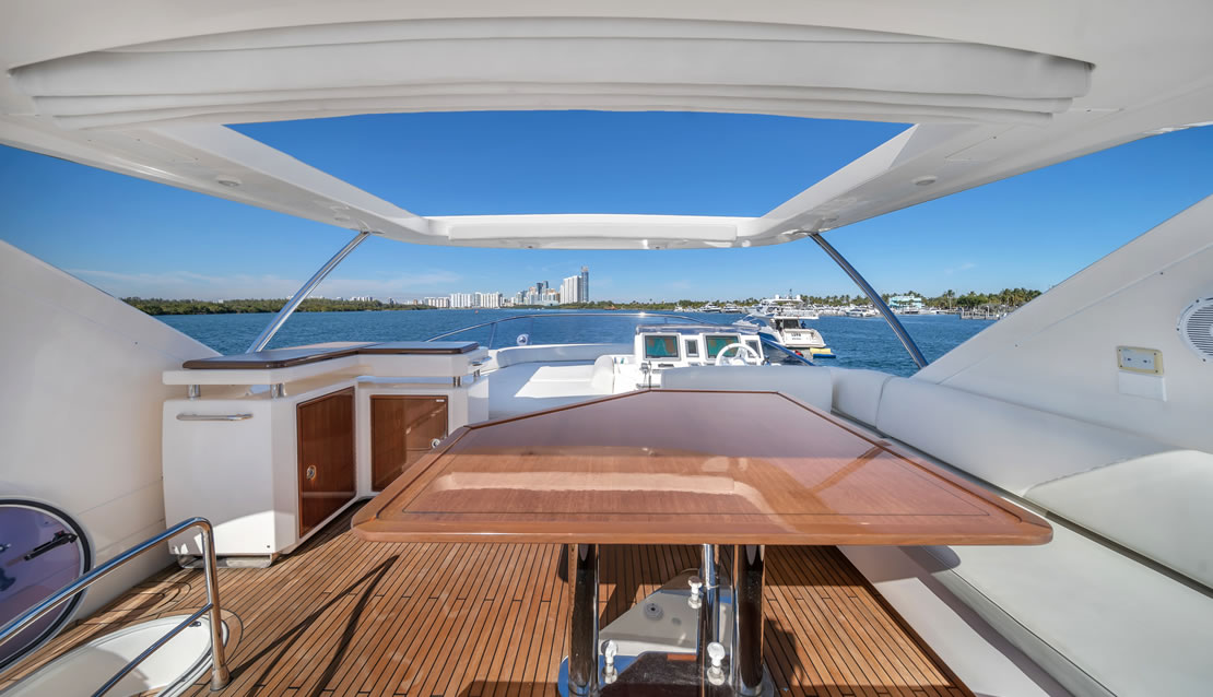 70 Azimut Lupo 2 - Miami yacht rental