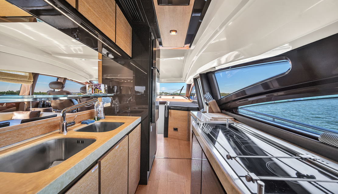 70 Azimut Lupo 2 - Miami yacht rental