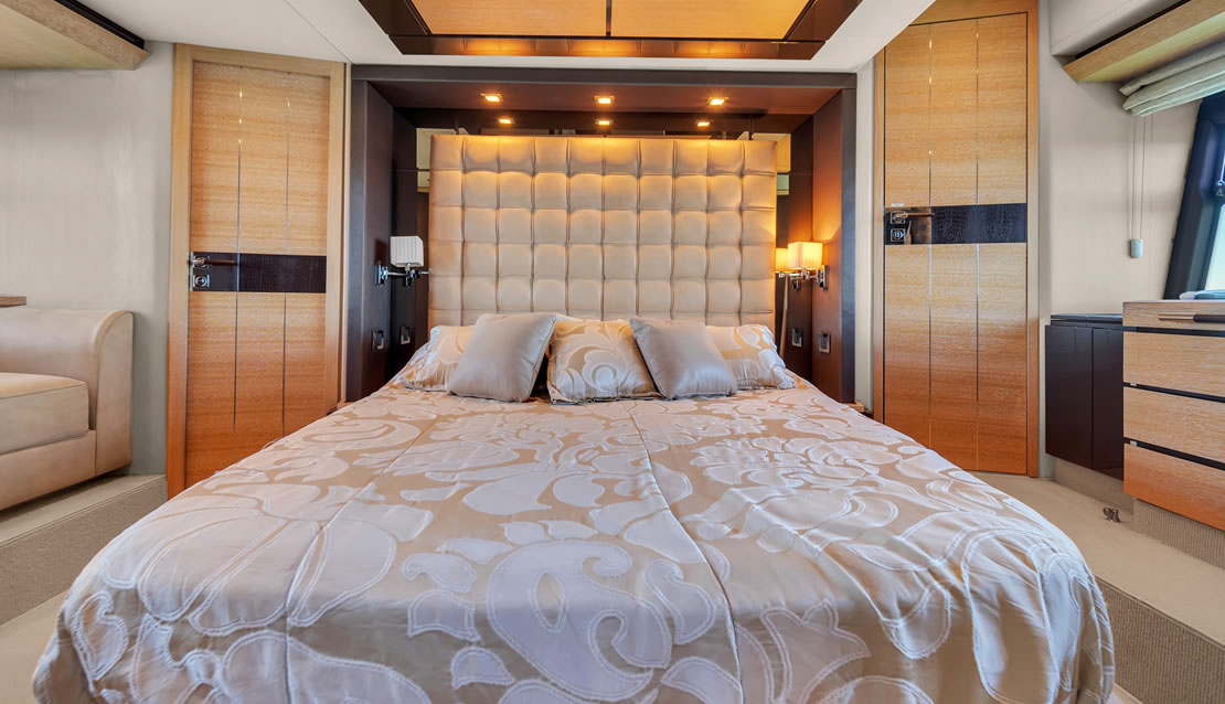 70 Azimut Lupo 2 - Miami yacht rental