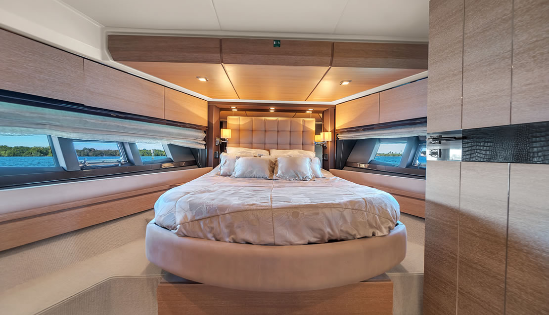 70 Azimut Lupo 2 - Miami yacht rental