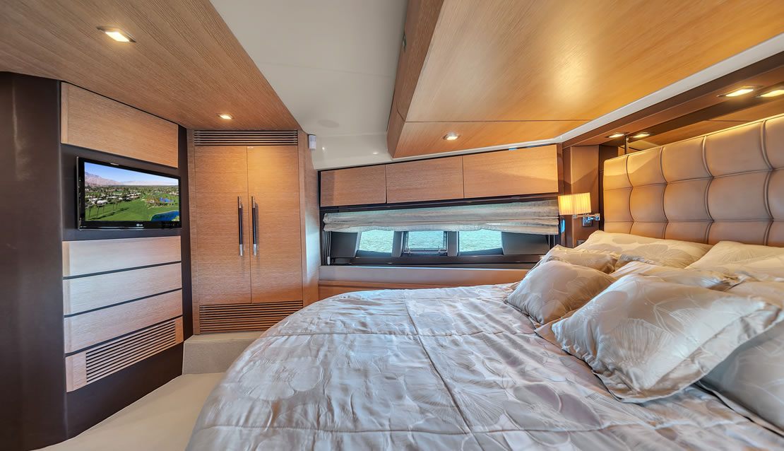 70 Azimut Lupo 2 - Miami yacht rental