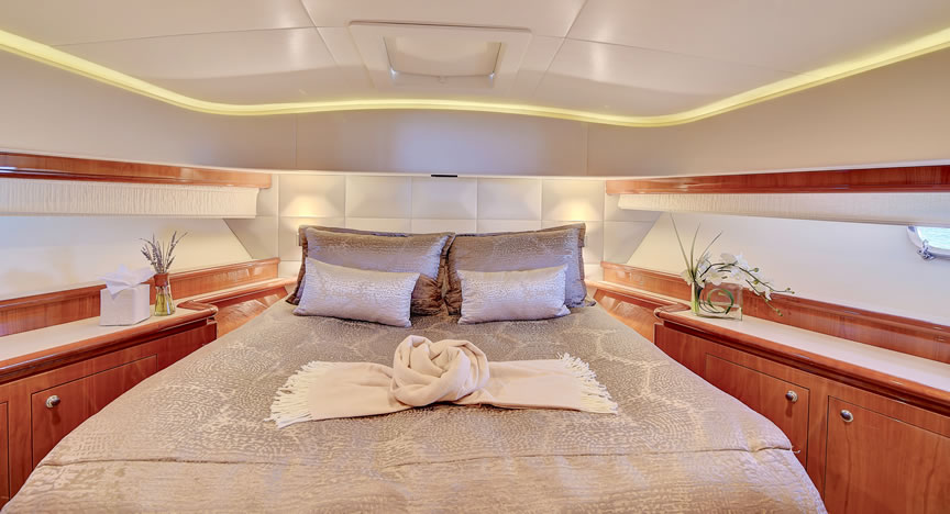 70 Ferreti Flybridge Custom - Miami yacht rental