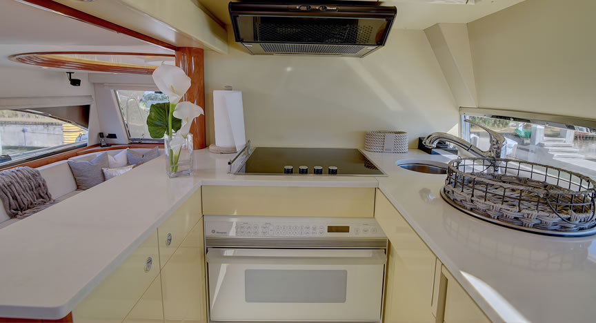 70 Ferreti Flybridge Custom - Miami yacht rental