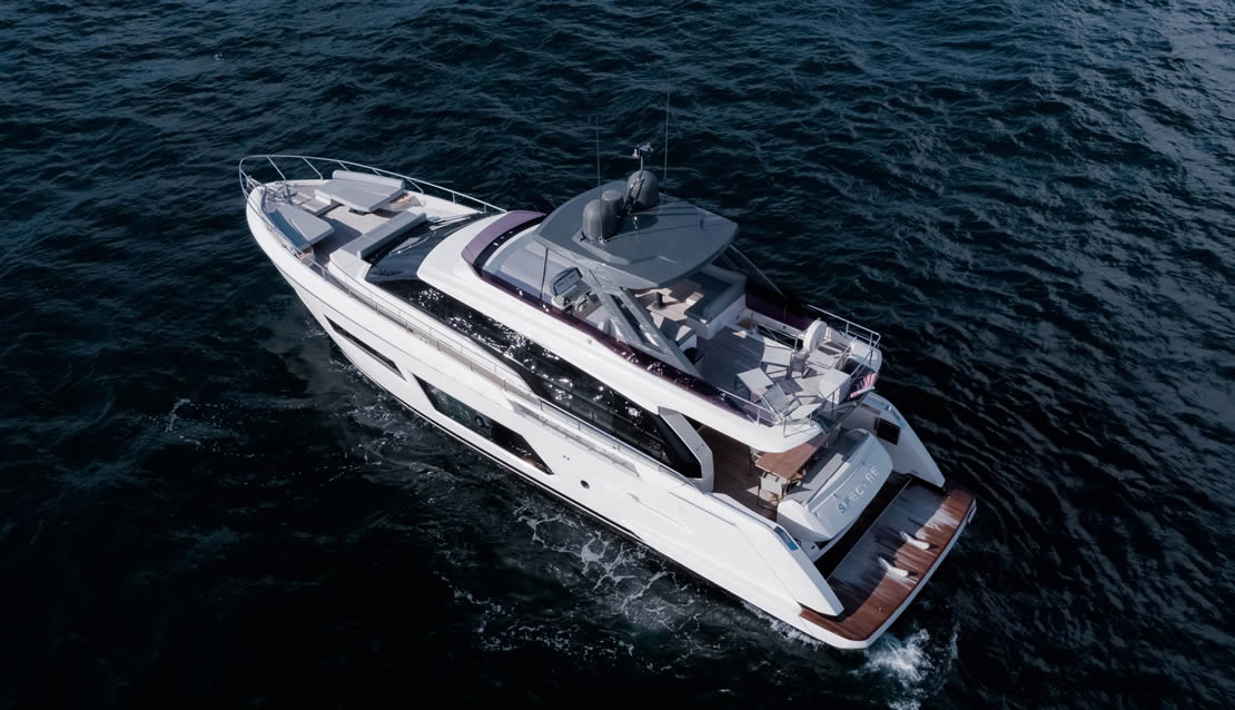70 Ferretti Flybridge Yacht - Miami yacht rental