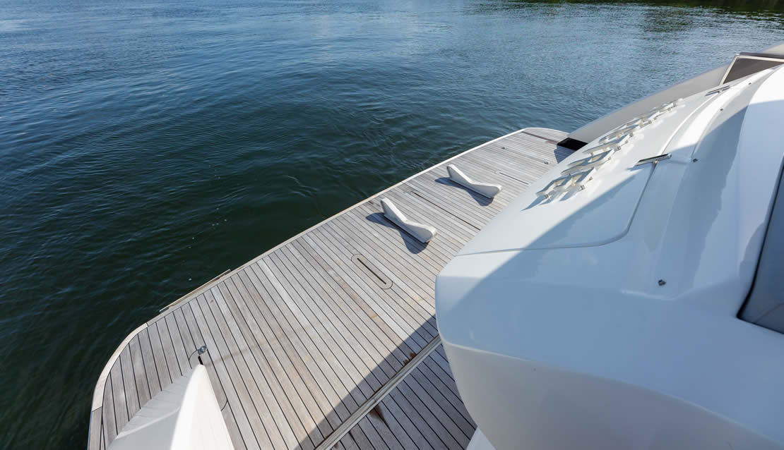 70 Ferretti Flybridge Yacht - Miami yacht rental