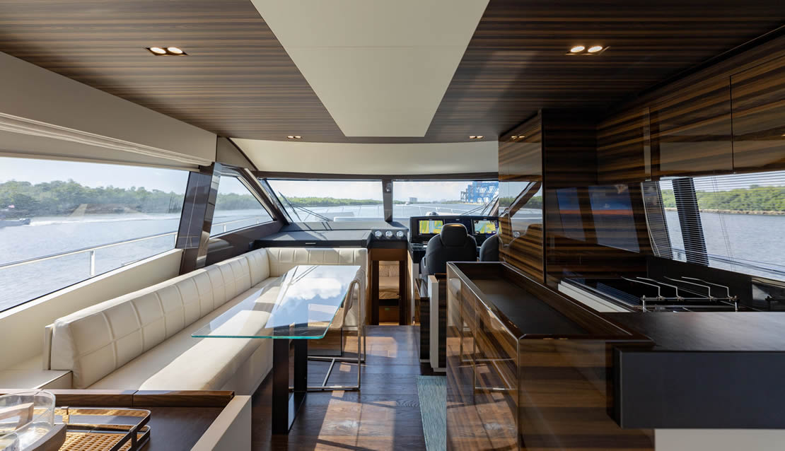 70 Ferretti Flybridge Yacht - Miami yacht rental