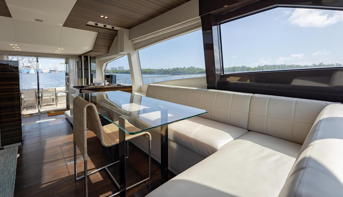 70 Ferretti Flybridge Yacht - Miami yacht rental