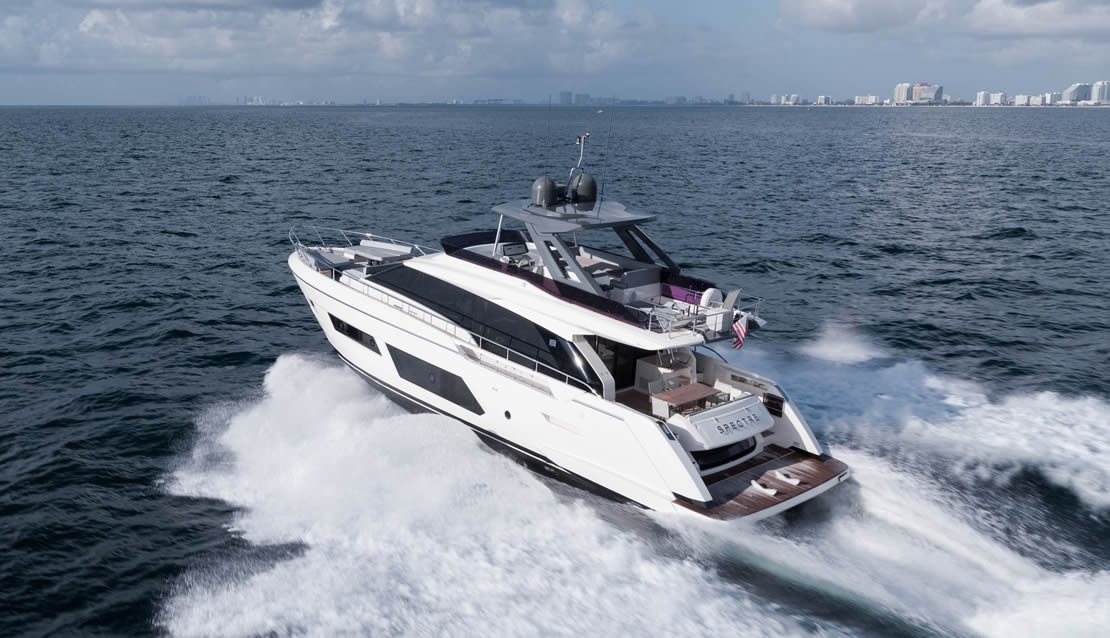 70 Ferretti Flybridge Yacht - Miami yacht rental