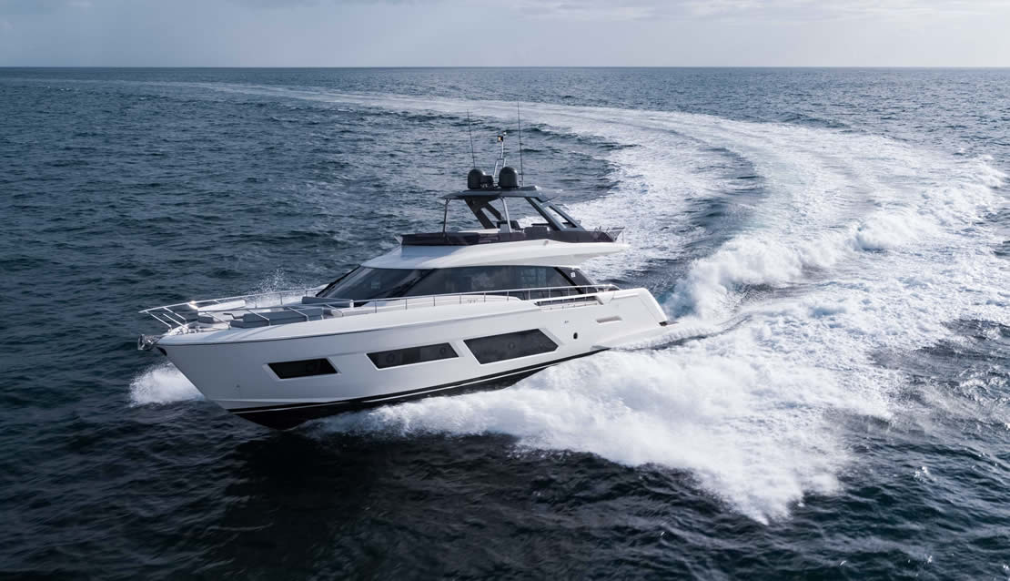70 Ferretti Flybridge Yacht - Miami yacht rental