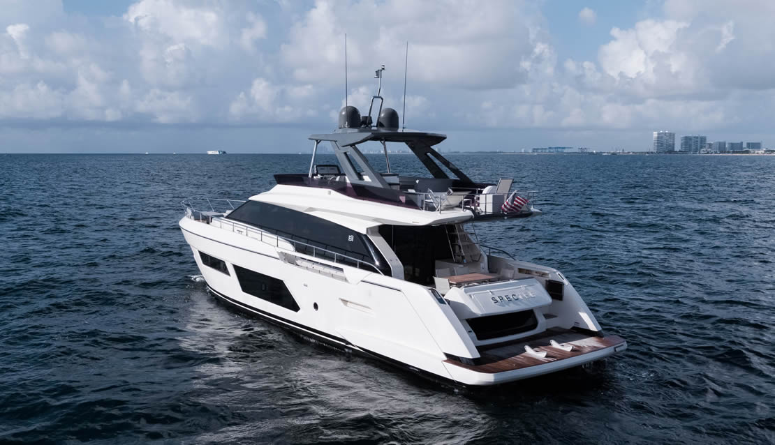 70 Ferretti Flybridge Yacht - Miami yacht rental