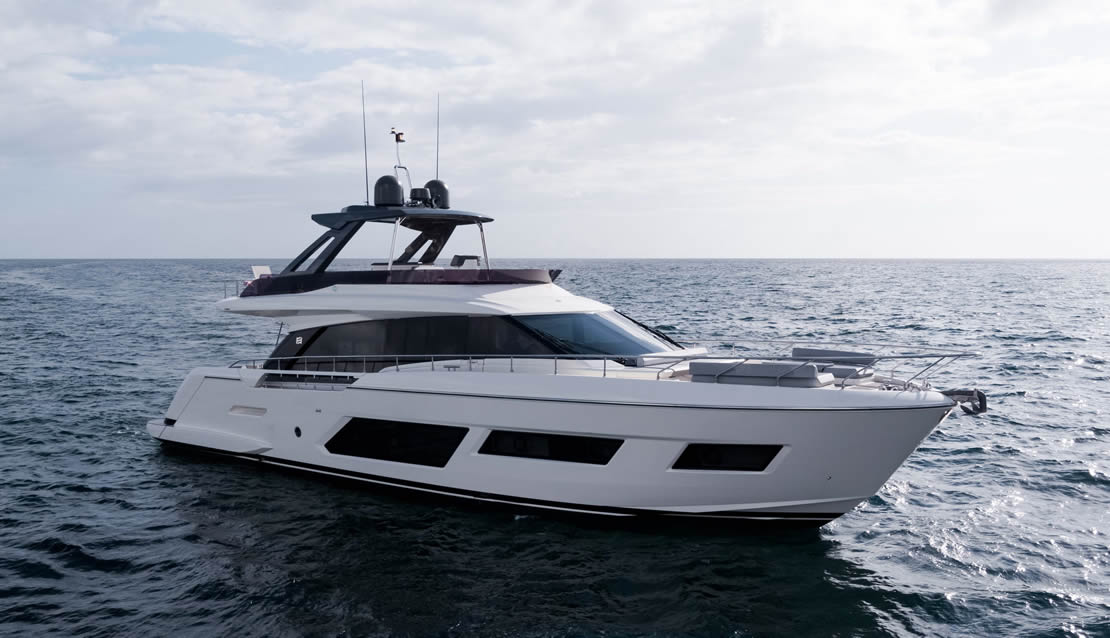 70 Ferretti Flybridge Yacht - Miami yacht rental
