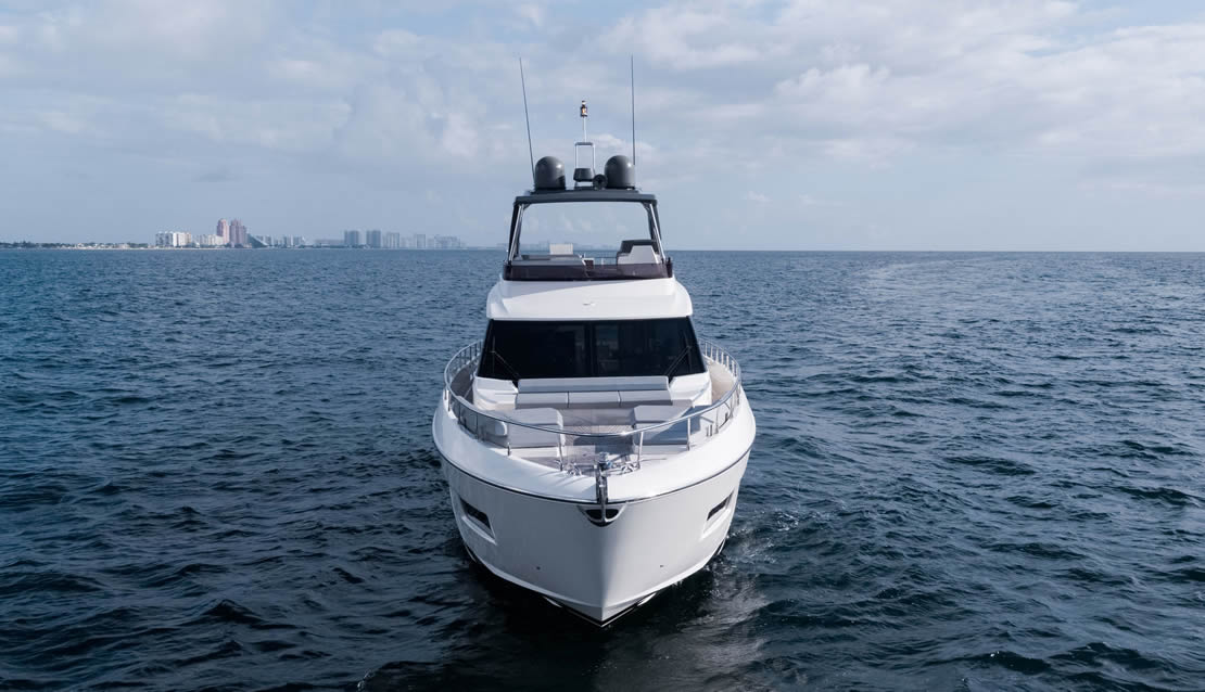 70 Ferretti Flybridge Yacht - Miami yacht rental