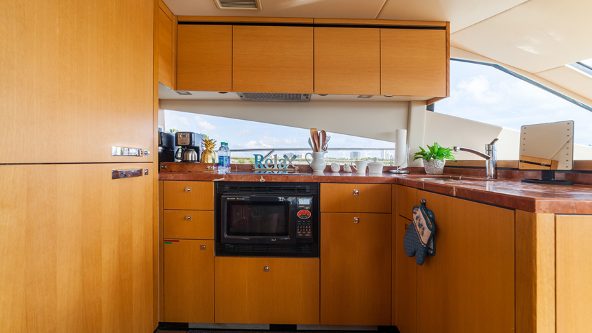 70 Sunseeker Flybridge Custom - Miami yacht rental