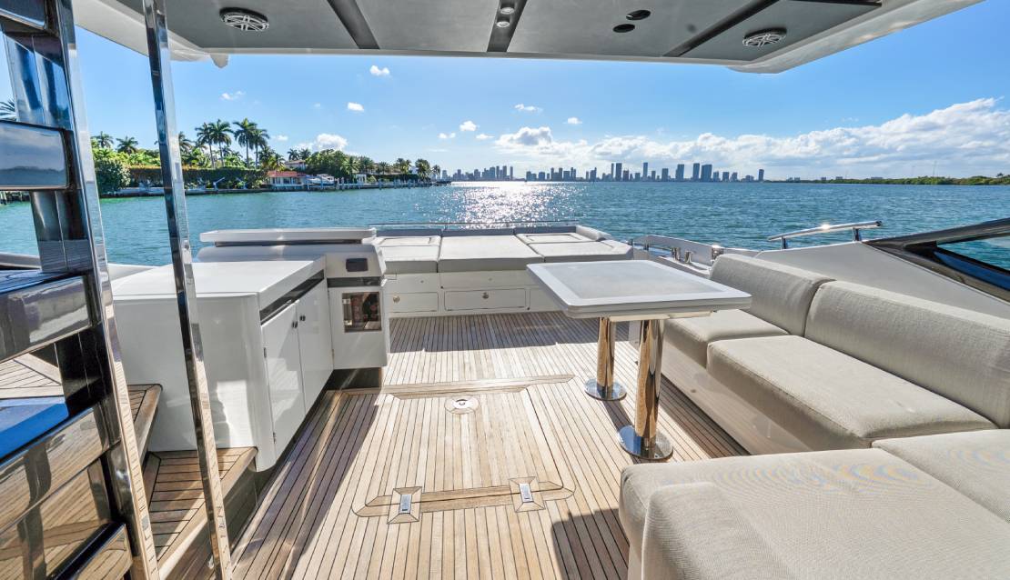 72 Azimut S7 - Miami yacht rental