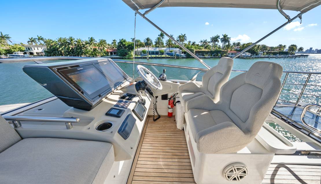 72 Azimut S7 - Miami yacht rental