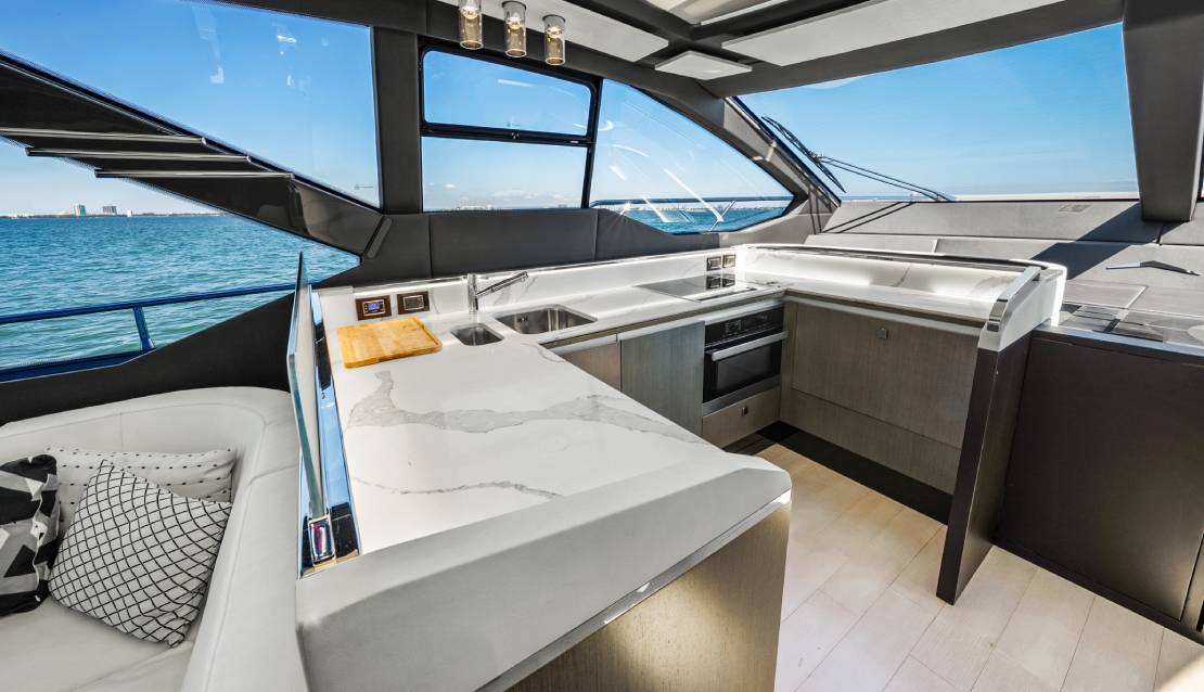 72 Azimut S7 - Miami yacht rental