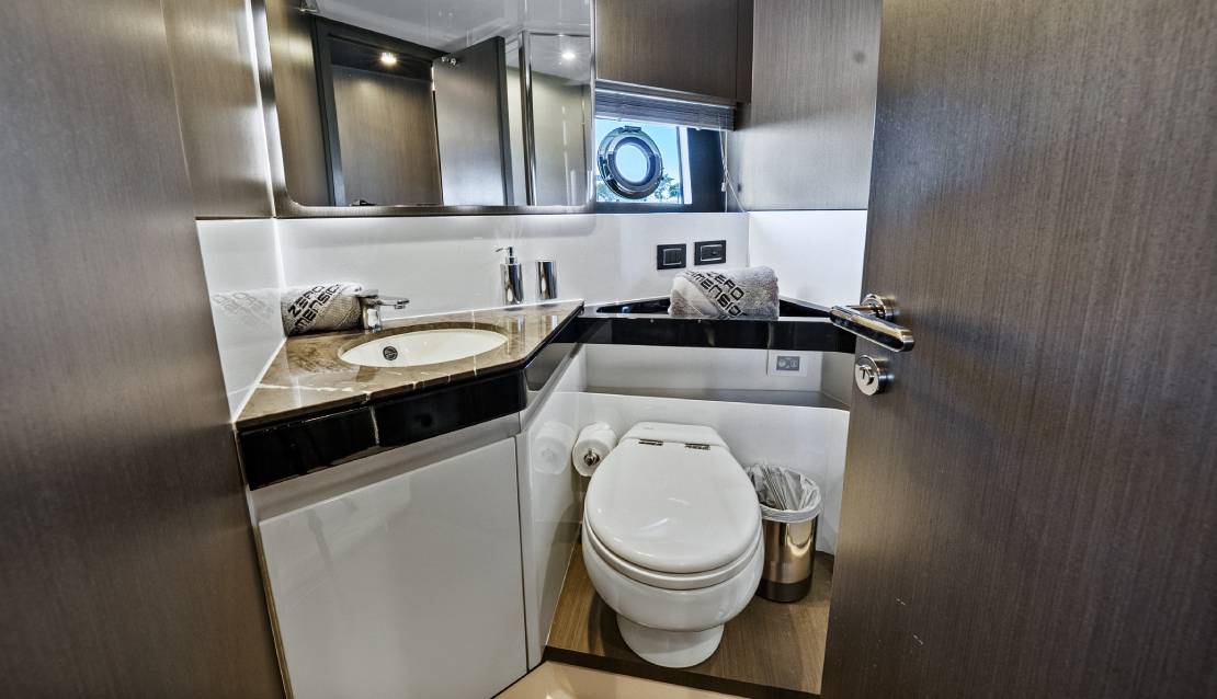 72 Azimut S7 - Miami yacht rental