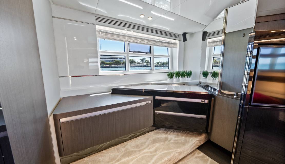 72 Azimut S7 - Miami yacht rental