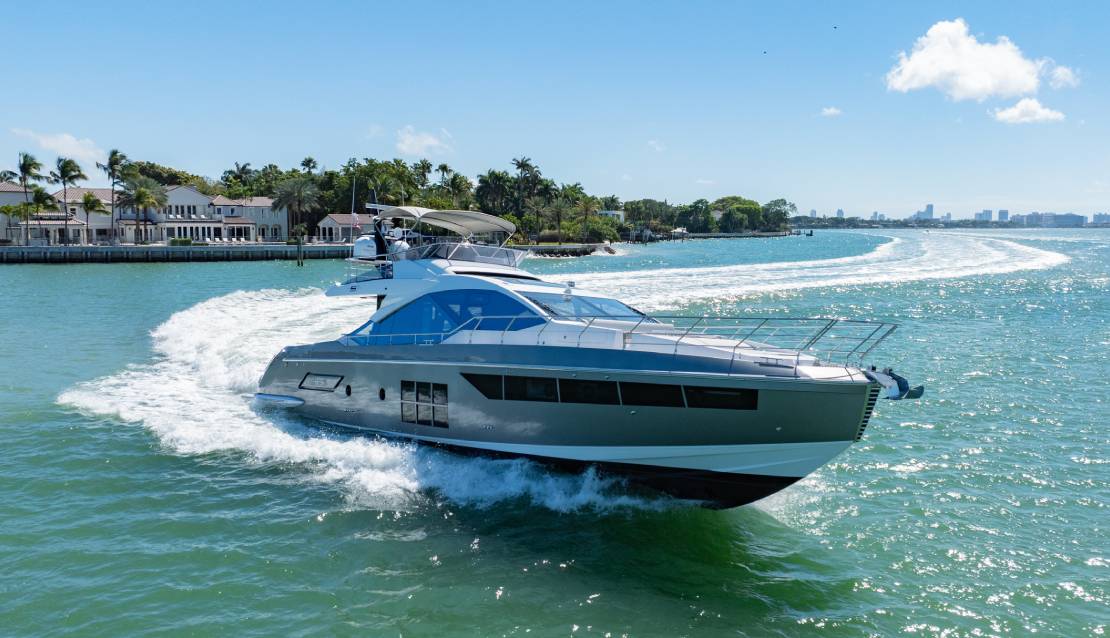 72 Azimut S7 - Miami yacht rental