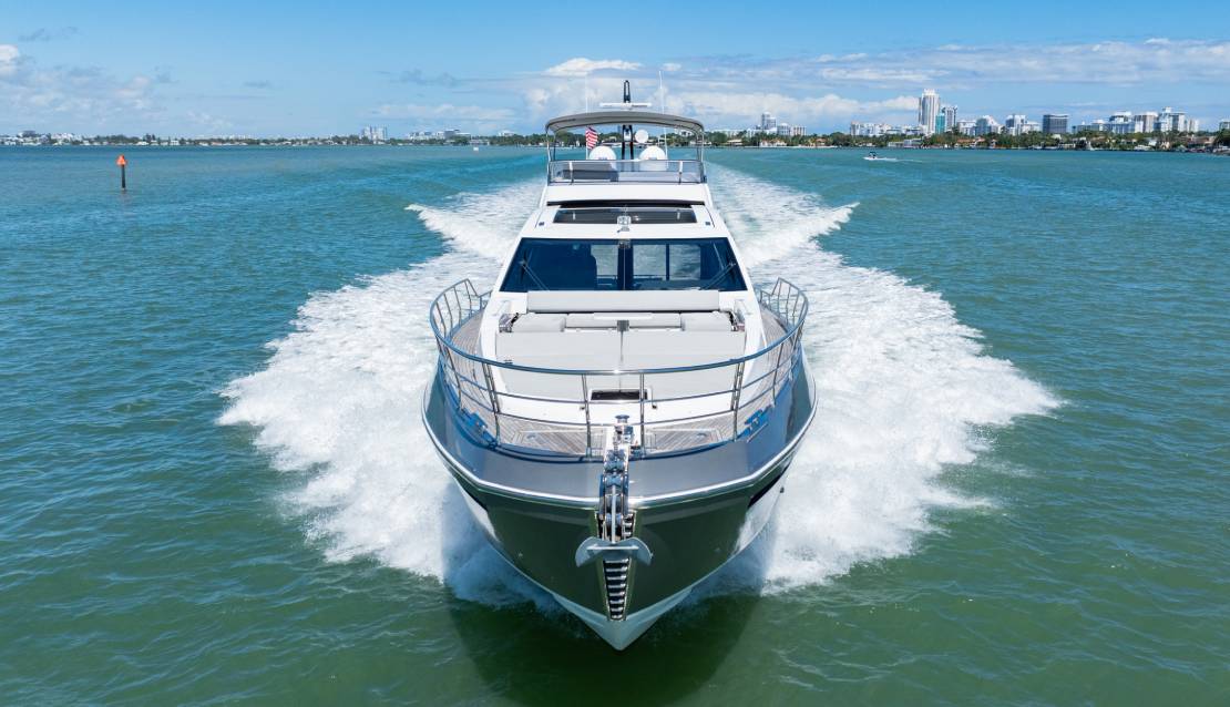 72 Azimut S7 - Miami yacht rental